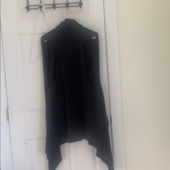 Vest - Picture 2 of 3